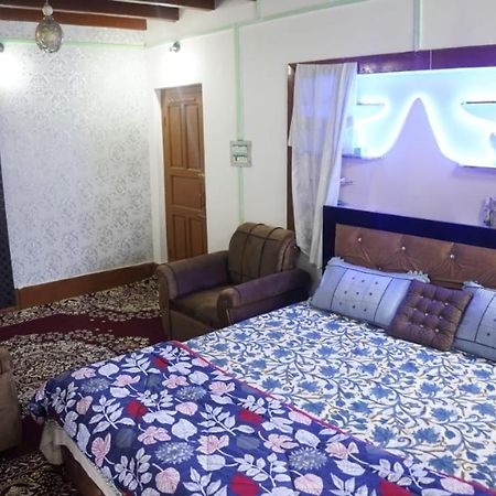 Wani Guest House غولمارغ المظهر الخارجي الصورة